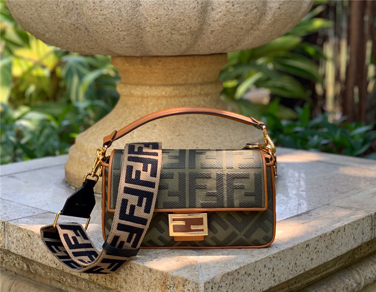 fendi baguette green